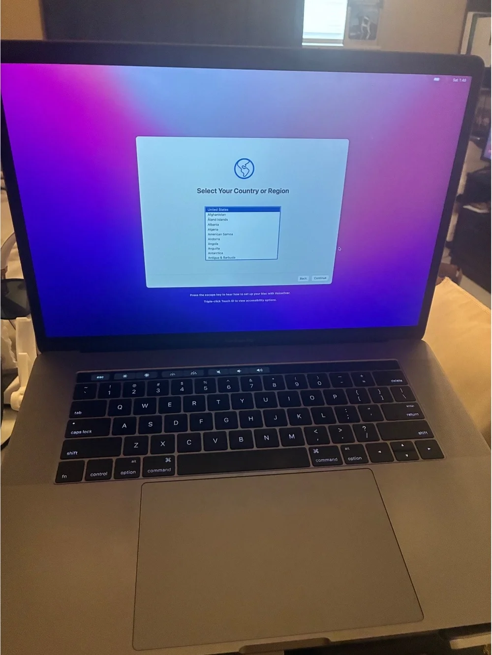 99.99% Macbook Pro 15”MacOS 2022, Ram 16gb, SSD 512gb, Apple I7-Core